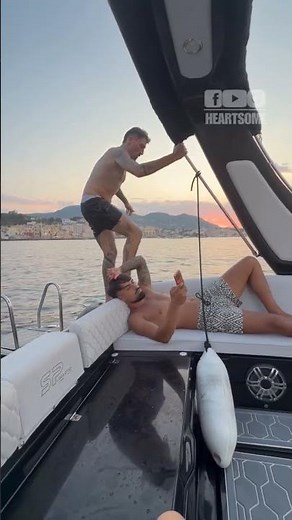 Inflatable boat mishap showcases a hilarious balance fail