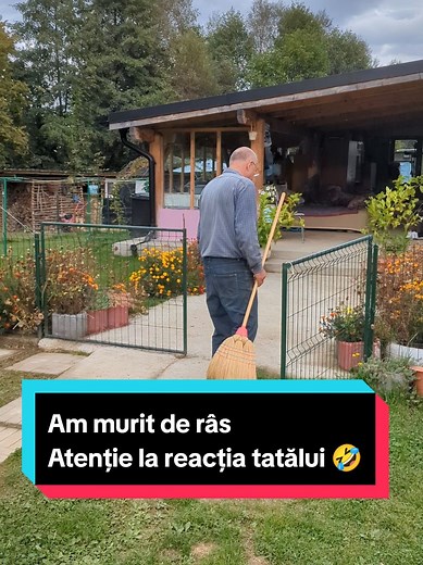 Am murit de râs Atenție la reacția tatălui 🤣 #gluma #viral #foryou #prank #funny #amuzant #tata #acasa #graurii