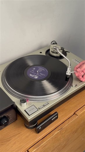 $150 VU Meters + Amp / Speaker Selector for your Turntable Setup