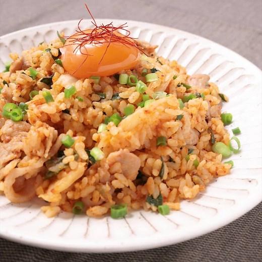 豚肉と卵のキムチチャーハン 作り方・レシピ | クラシル