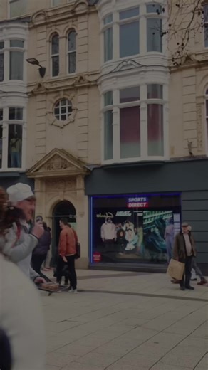 Funny Prank Reactions in Cardiff