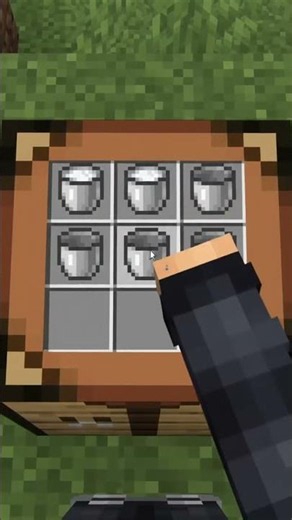 WHICH IS THE BEST CRAFTING TABLE IN MINECRAFT? #Minecraft #MinecraftShorts #Gaming