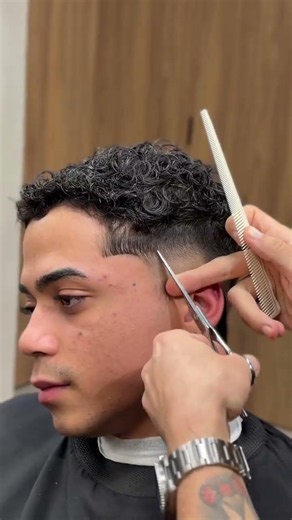Low Fade Curly Hair Tutorial with Pro Clipper Technique #fade #barber #haircut