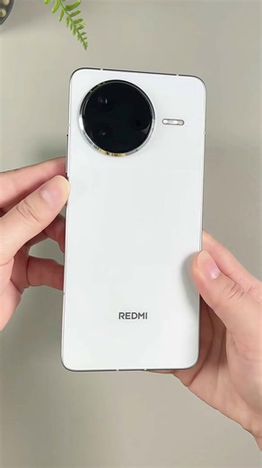 红米 K80 实用机型，运行流畅，日常使用体验佳