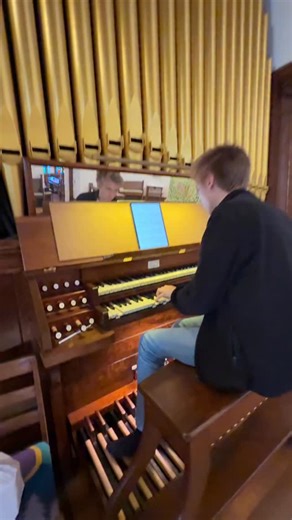 Golden organ at St. Paul‘s in Nantucket, MA! 😀 #organ #church #kirche #churchorgan #organistsofinstagram #organist #orgue #opera #classical #classic #musik #music #kansas #usa | Paul Fey - Organist & Composer