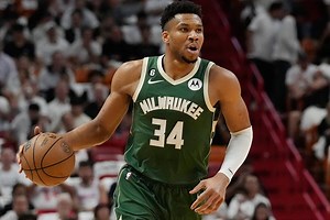 Giannis Antetokounmpo undergoes knee surgery and could miss FIBA World Cup
