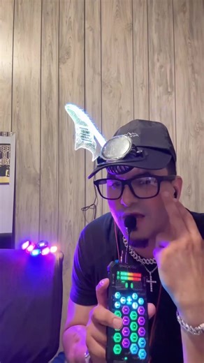 Hosabely SK9 Handheld Audio Interface and Microphone Set