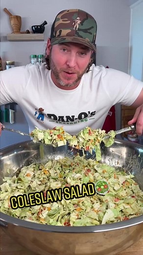 How to Make a Delicious Cabbage Coleslaw Salad