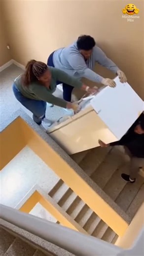 MiniMemeMix on Instagram: "Wait till the end 😂 Some clips are AI-generated 🤖 | Safe & just for fun 😂 #EpicFail #FunnyReels #ComedyReels #minimememix"