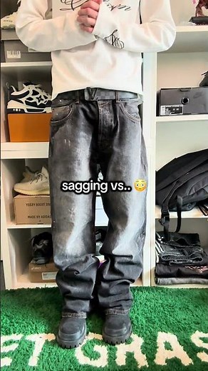 sagging jeans vs not sagging jeans 😳👖