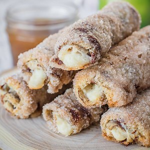 12K views · 14 reactions | The perfect fall dessert, breakfast or snack! Written recipe: https://thissillygirlskitchen.com/apple-cinnamon-cream-cheese-roll-ups/ | This Silly Girl's Kitchen | Facebook