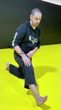 Aprendiendo cómo hacer un Cross Scissor Trip Takedown.