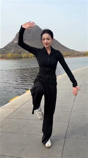 失误了。。你什么也没看到吧 Oops, that was a sneaky one. Bet you missed it!