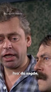 Det kan være svært at forstå, hvad Dirch egentlig mener 😅 Heldigvis kræver Mig og min lillebror ikke andet end, at du læner dig tilbage og ser filmen på Nordisk Film 💙 | Nordisk Film