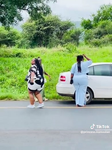 Princess (@princess.kamvulan)’s videos with Punch - MABAYA_ASAMBENI