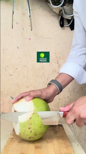 Cutting my small coco today #asmr #shorts #satisfying
