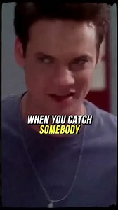 Body language mirroring: why you lose trust