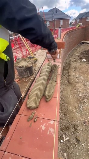 47K views · 238 reactions | 77.How To Lay Bricks tricks For Beginners Using a line 隣隣隣隣#brickhouse #bricks | Bricklayer | Facebook