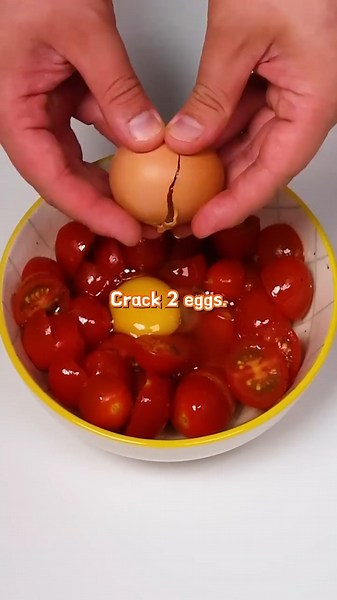 Microwave Tomato Cheese Egg Bake 🍅🧀