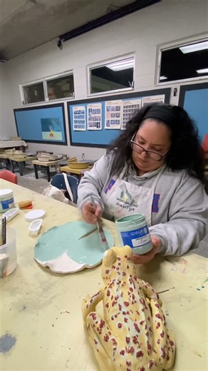 Underglazing a lily pad #sculpture