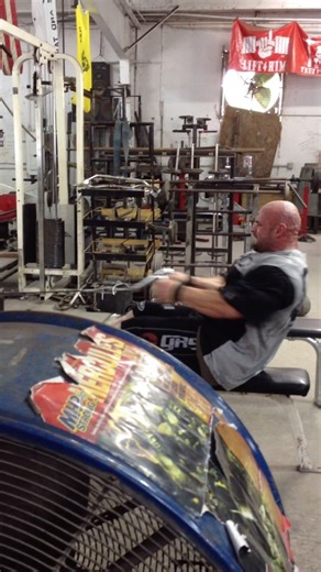 Grind until you no longer have to introduce yourself. When you work hard enough, you get paid to do what you love. 🛠️🔥 #NoDaysOff #PassionAndPaychecks Click the link in bio and fill out the form or comment “FIT” and you will have me as your coach. 🇺🇸 @wickedcutzjerky - Branch20 🇺🇸 @officialgasp - Branch15 🇺🇸 @wrn_supps - BRINGTHEPAIN 🇺🇸 @texaspowerbars - Branch30 🇺🇸 @iamuprising_ | Branch Warren