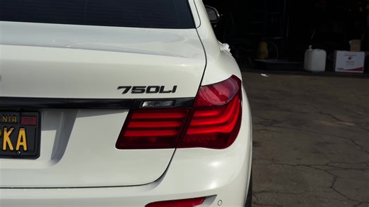 Exploring the Power of BMW V8 Engine in 750Li