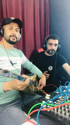 Live Music Performance with Mixing Console Techniques