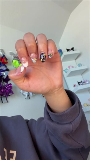 i’m absolutely in love with these nails! 🦓 #zebra #nails #beginnernailtech