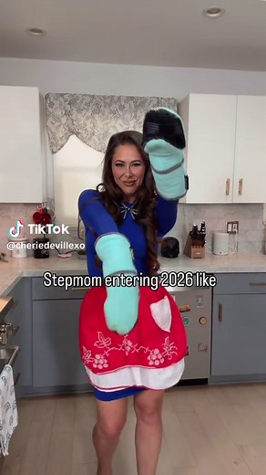 It’s the season of the stepmom #theinternetsstepmom