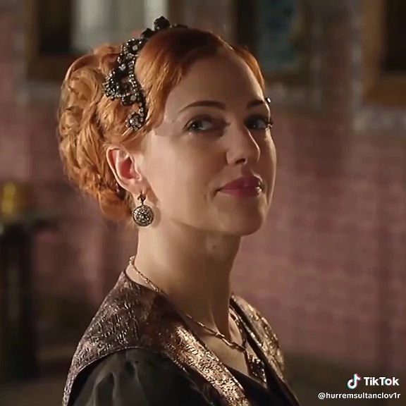 Hürrem Sultan: Gesture of Silence Explained
