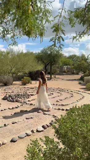 Brooke Burke on Instagram: "“Miracles are real….believe in them” I have witnessed so many. I never thought I would do this kind of work. I never imagined my career would take me to a place to lead others to a more purposeful life. Every single retreat I have the privilege to curate brings me home better than I left. We’re gearing up for Costa Rica Feb 7-14th at the gorgeous @bodhitreeyogaresort, I’m counting the days to meet myself, to meet the others, to meet a new season with a greater sense o