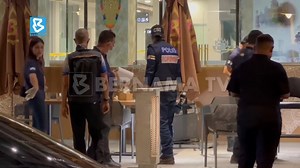 Ketua Polis Daerah Brickfields ACP Ku Mashariman Ku Mahmood mengesahkan berlaku kejadian tembakan di Jalan Tun Sambathan, Kuala Lumpur malam tadi. Tinjauan Bernama TV di lokasi kejadian mendapati pasukan forensik PDRM sedang melakukan pemeriksaan dan siasatan lanjut. Laporan lanjut menyusul. 📹: Zanariah Nor Zin #digitalbernamatv #tembak | Bernama TV
