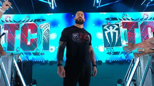 The OTC has made it to the UK! ☝️🇬🇧 #WWERaw is LIVE NOW! | WWE Raw