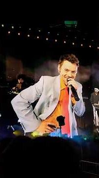 “It’s me AGAIN” Harry Styles INTRODUCES his BAND