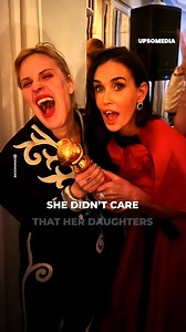 Demi Moore was finally awarded after a long film career, and she let go of all her inhibitions to celebrate like there was no tomorrow 💃 | Icons