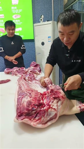 Bone a pig in one minute - calm and composed! #Pork #Food #Challenge #OneMinute #LeftHanded