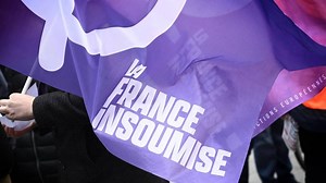 Permanences LFI dégradées : Jean-Luc Mélenchon déplore des « accusations sans aucun fondement » après le drame de Lyon