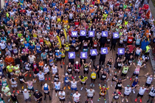 42ος Αυθεντικός Μαραθώνιος: Οι στιγμές που «αιχμαλώτισε» ο τηλεοπτικός φακός - Τι είπε ο Π. Καραΐσκος για την διάκρισή του στο κεντρικό δελτιο του ΕΡΤnews - ertnews.gr