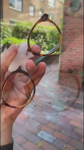 Fitting Glasses inside Snorkelling Goggles