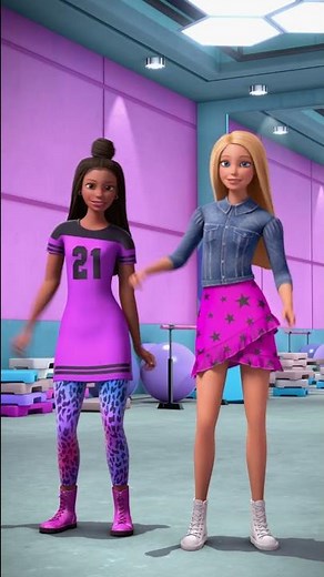 ¡TOUR POR LA ESCUELA DE BARBIE! ✨💜🗽 Barbie It Takes Two | Barbie Vlogger en Español Latino