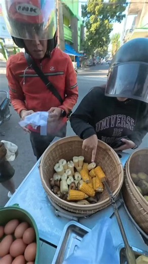 Alhamdulillah Makin Ramai: Cara Sederhana Menarik Pengunjung di Streat Food