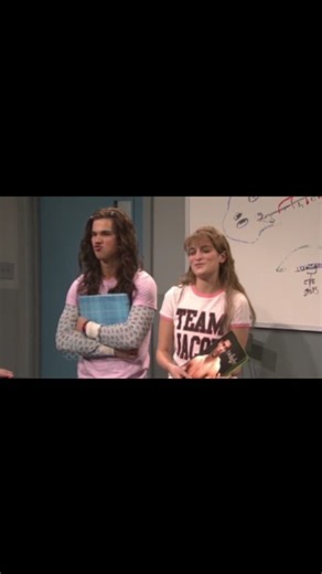 huggy on Instagram: "s35e9 12/12/09 Taylor Lautner #snl #snlclassic #saturdaynightlive"