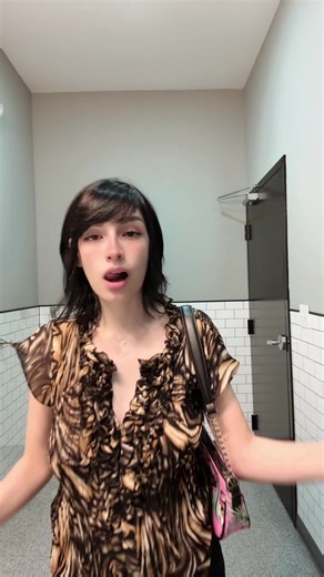 Side dimple said HELLLOOOOO LOVE IT 😩 | Dimples