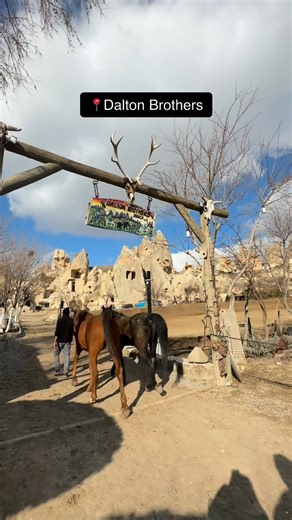 Seda Kurtuluş on Instagram: "Kapadokya planı olanlar için en sevdiklerimden bir liste oluşturdum. Videoda bahsettiğim ve fazlasını etiketliyorum . Reklam icermemektedir. Mekan önerileri : @virtusrestaurant @reservedcappadocia @karakizmeyhanesikapadokya @barbariancappadocia At binme : @daltonbrothershorseranch Balon seyir : @sunpointcappadocia Şarap tadım : @sarhosun_yeri_ Markalar icin #reklam #kapadokya"
