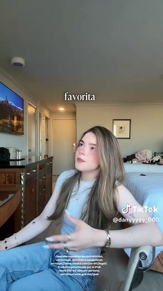 Ya traigo mi Revolut conmigo… incluso cuando no llevo la cartera. 💳📱✨ Descarga con el link en mi bio y llévate un regalo de bienvenida. Con mi tarjeta digital puedo pagar directamente desde mi celular agregándola a Wallet, así que comprar es rapidísimo y sin complicaciones. Además, tengo todo organizado desde la app y puedo gestionar mis gastos de forma súper fácil. Definitivamente ya se volvió un básico en mi día a día. @Revolut #publicidad