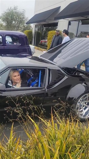 So Cal Classic Car Storage on Instagram: "Throwback to @73blkpntr and @georjah_erin hanging out at @qruisinpch. We got an exclusive ride around PCH a few month’s ago in Tony’s Pantera and it did not dissappoint! Can’t wait to see it again hopefully soon. @georjah_erin see you soon at quarantine cruise as well? #pantera #detomaso #gt40 #fordperformance #classiccarsdaily #restomods #exoticcars #italiancars #vintagecar #streetmachine #hotrod #carsandcoffee #prostreet #prostreet #musclecarsdaily #cl