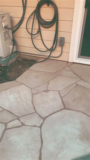 Flagstone patio with steps by Concrete Surface Dev #customhomes #backyarddesign #outdoorrenovation