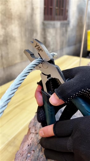2026 latest model labor-saving-multifunctional pliers (including wire stripper, crimping tool, nail puller, etc.), the true industrial superstar. #pliers #tools #handtools #diytools