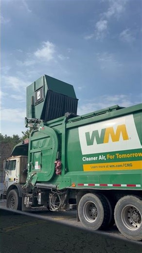 Wm front loader #automobile #garbagecollection #trucker #garbagetruck