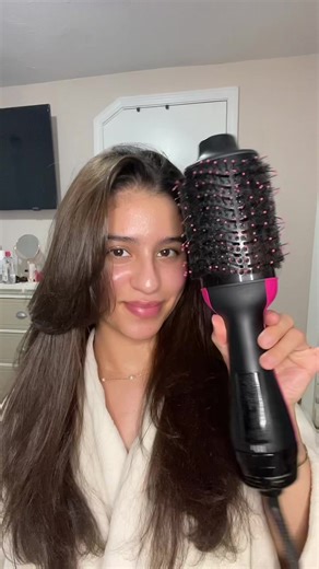 Effortless Curly Hair Blowout Tutorial with Revlon Hair Dryer Brush